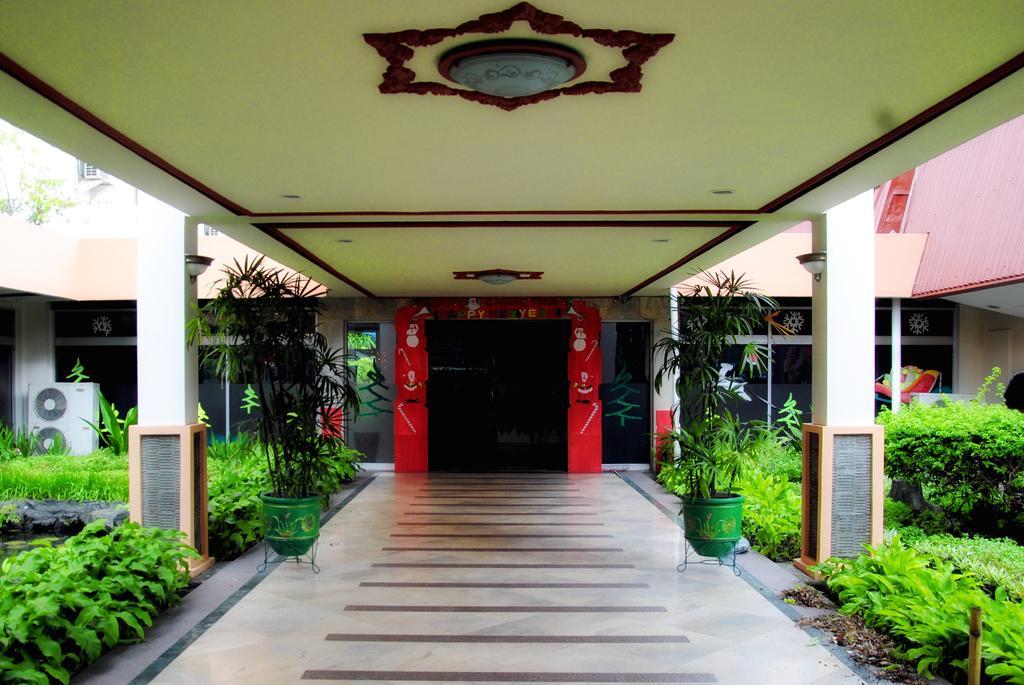 Hotel Sahid Kawanua Manado Exterior foto